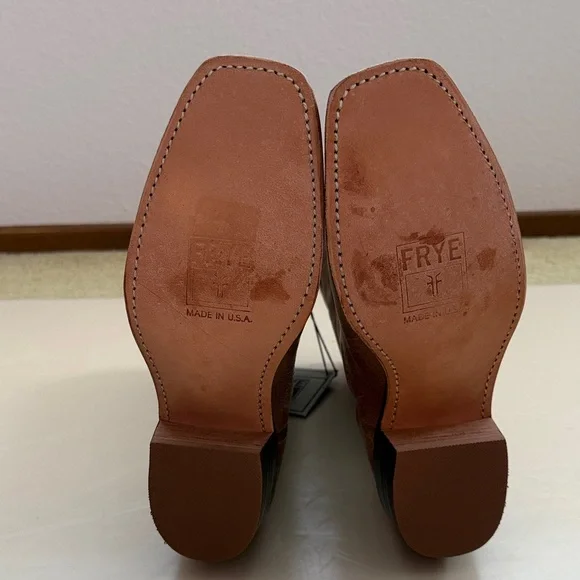Frye boots NWT Timeless and quality - Picture 5 of 13